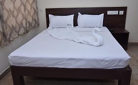Hotel Mango Leaf